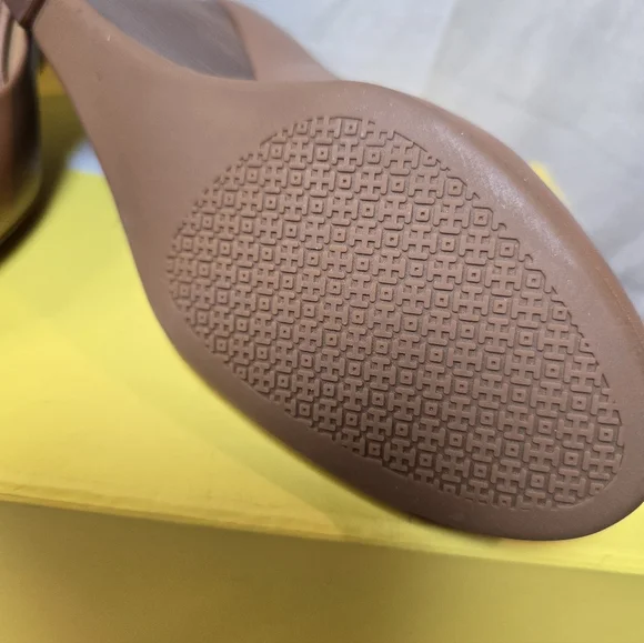 Tory Burch Alice Royal Tan  with Gold Emblem - Picture 6 of 11